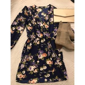 Lulu’s navy floral dress